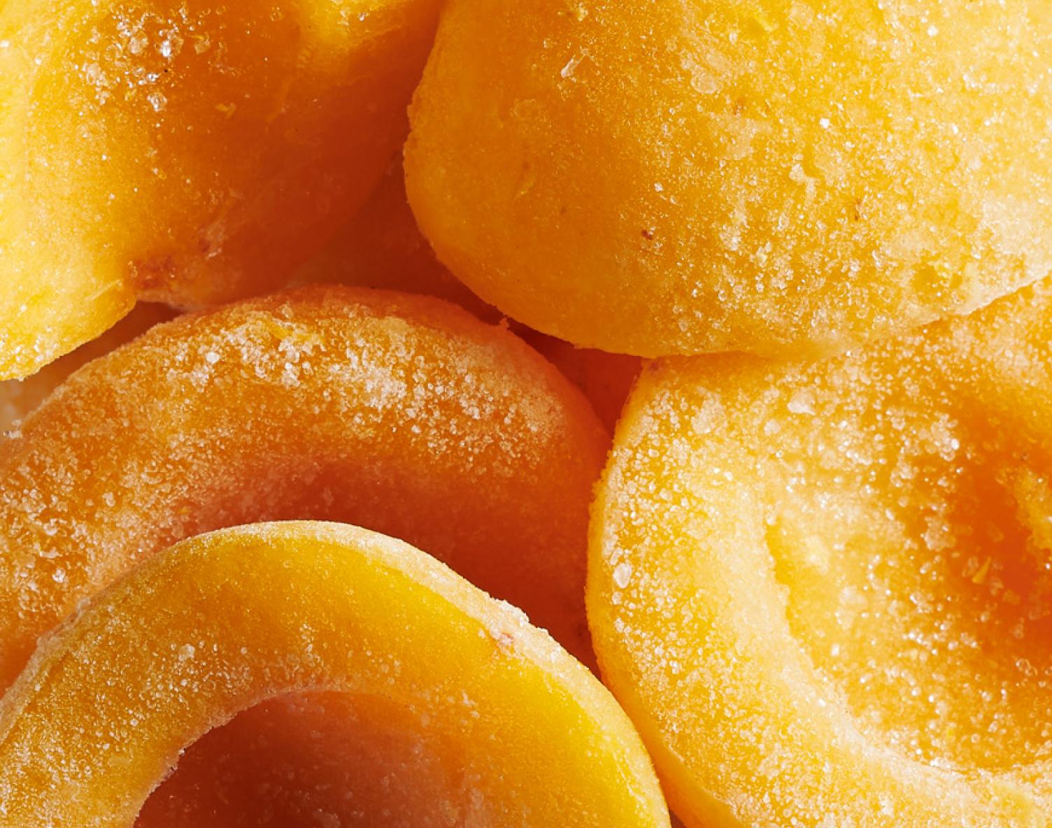 000581 APRICOT HALVES FROZEN